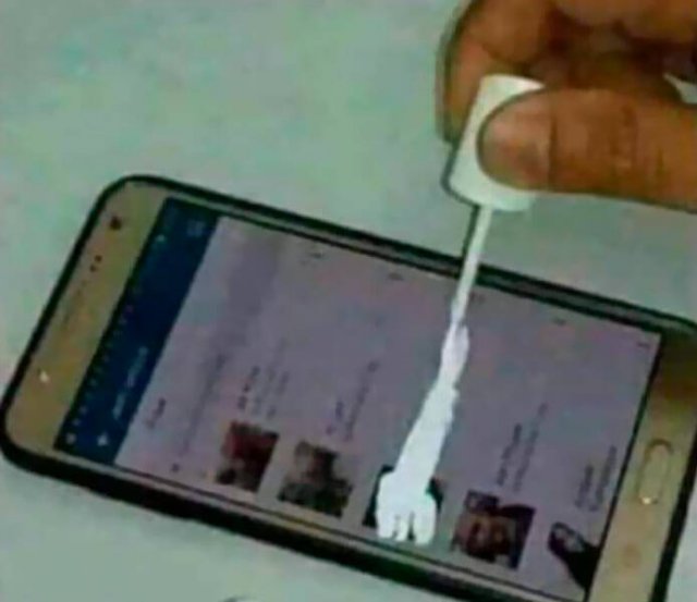What Is Going On Here? (42 pics)