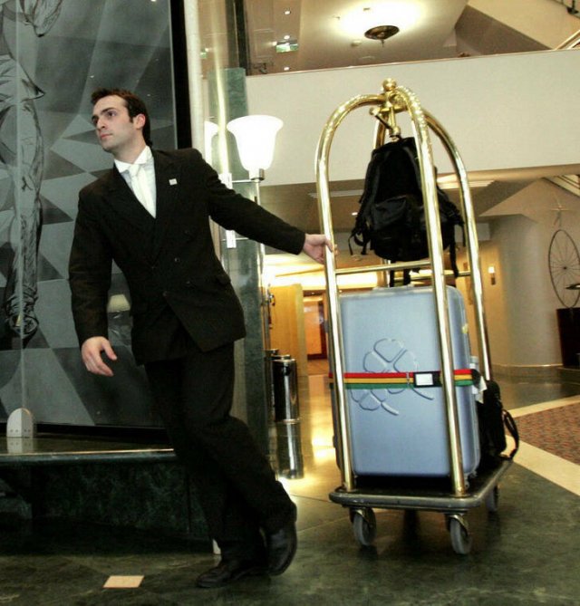 The Uncomfortable Truth About Hotels (10 pics)