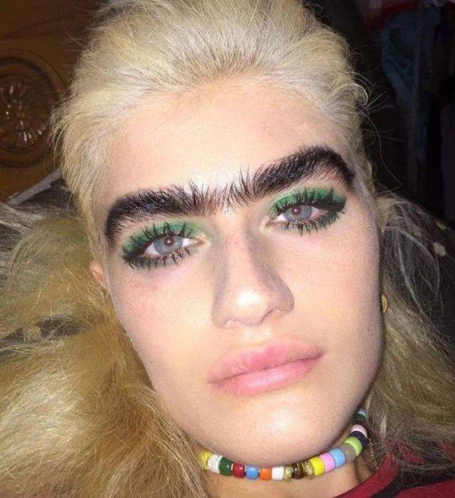 What Is Going On Here? (58 pics)