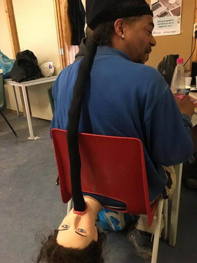 What Is Going On Here? (58 pics)