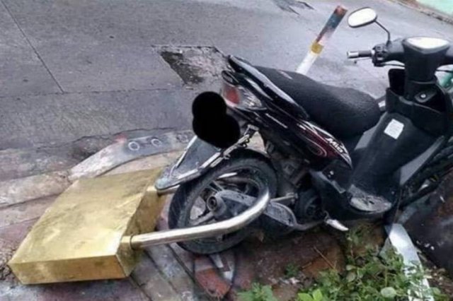 What Is Going On Here? (50 pics)