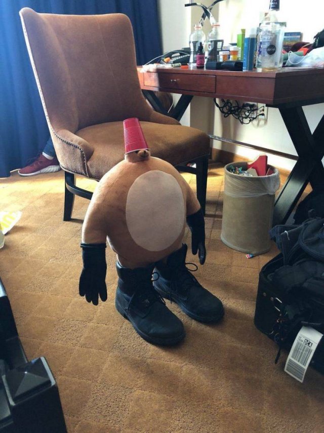 What Is Going On Here? (50 pics)