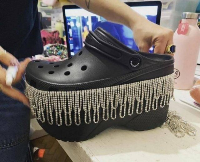 What Is Going On Here? (50 pics)