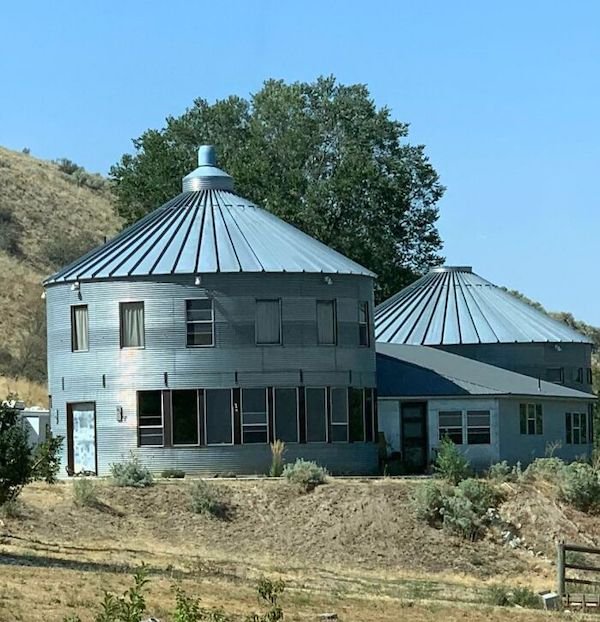 Cool Building Conversions (30 pics)