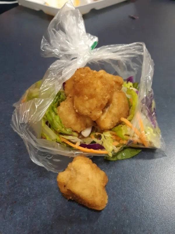 Terrible School Lunches (21 pics) Terrible School Lunches (21 pics)