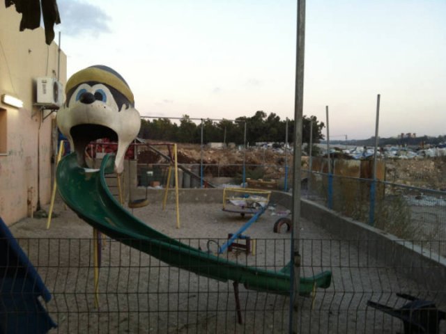 Creepy Playgrounds (23 pics)