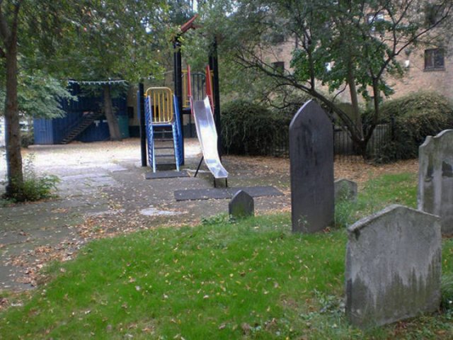 Creepy Playgrounds (23 pics)
