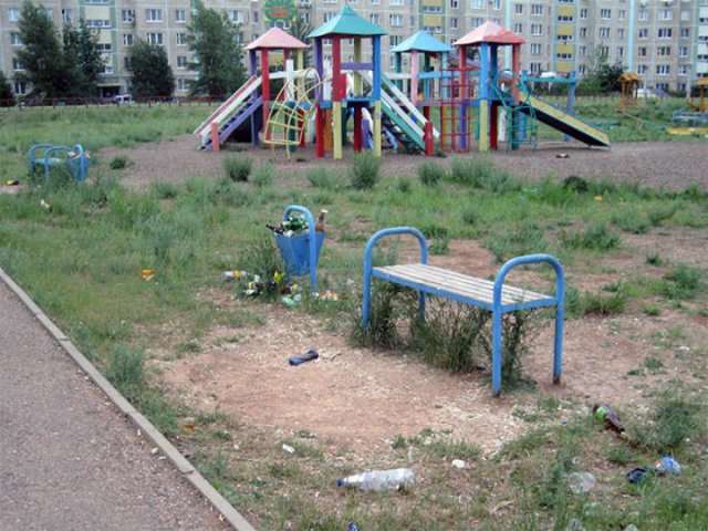 Creepy Playgrounds (23 pics)