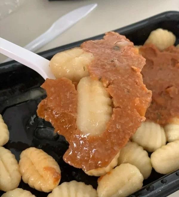 Terrible School Lunches (21 pics) Terrible School Lunches (21 pics)