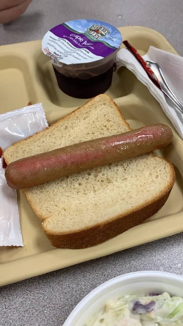 Terrible School Lunches (21 pics) Terrible School Lunches (21 pics)