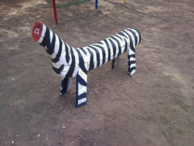 Creepy Playgrounds (23 pics)