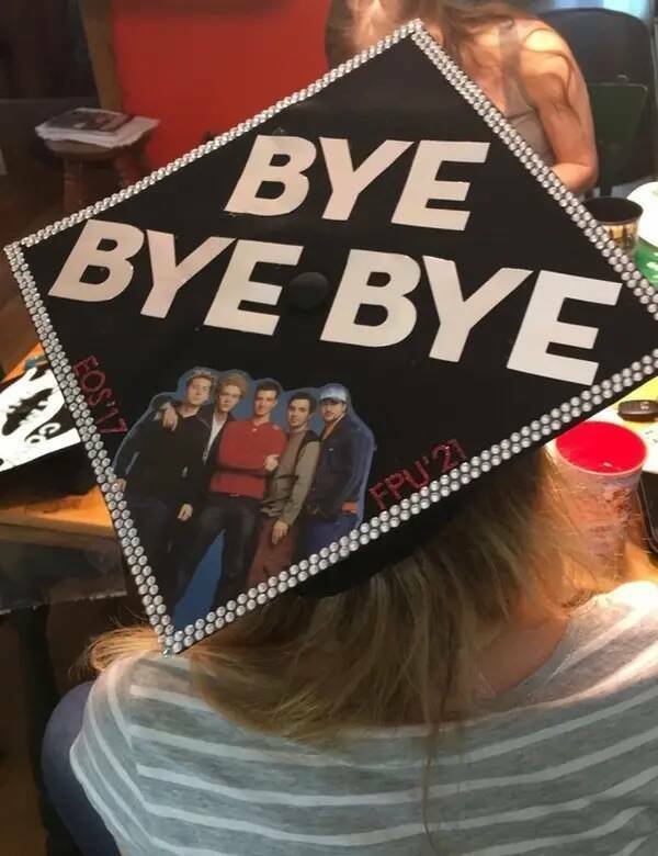 Funny Graduation Caps (32 pics)