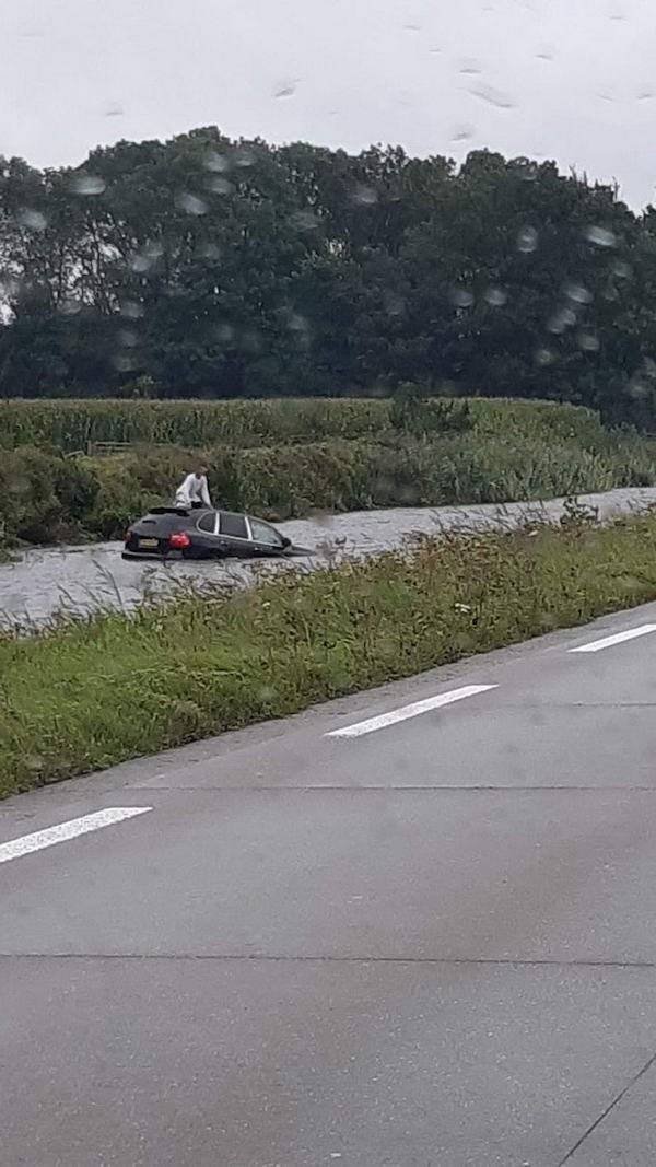 Bad Drivers (25 pics)