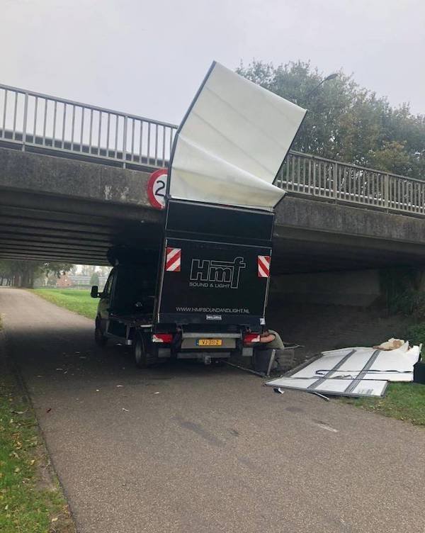 Bad Drivers (25 pics)