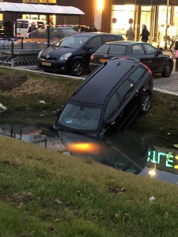 Bad Drivers (25 pics)