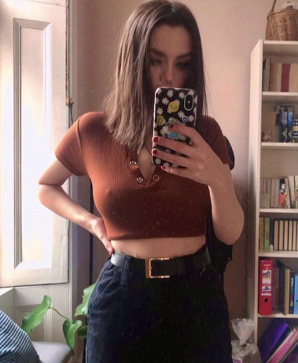 Braless Girls (35 pics)