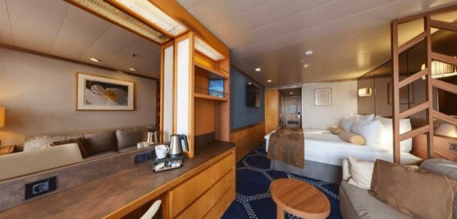 Old Cruise Liner Transformed Into A Floating Residential Building (25 pics)