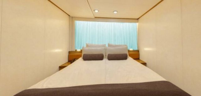 Old Cruise Liner Transformed Into A Floating Residential Building (25 pics)