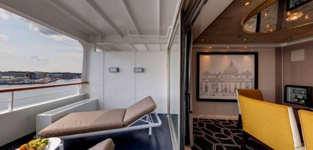 Old Cruise Liner Transformed Into A Floating Residential Building (25 pics)