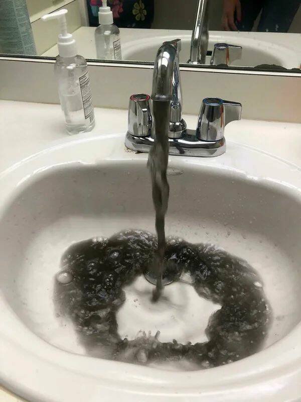 Bad Days Happen (33 pics)