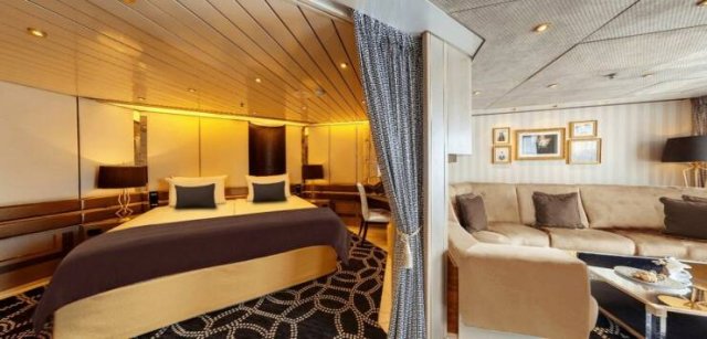 Old Cruise Liner Transformed Into A Floating Residential Building (25 pics)