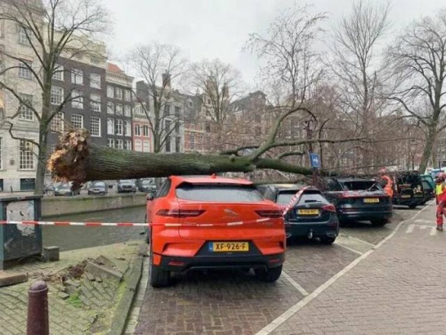 Bad Days Happen (33 pics)