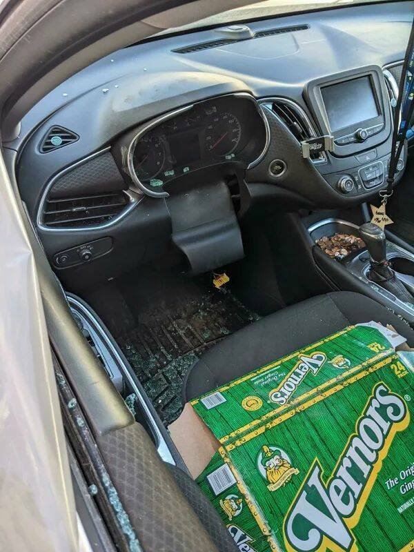 Bad Days Happen (33 pics)