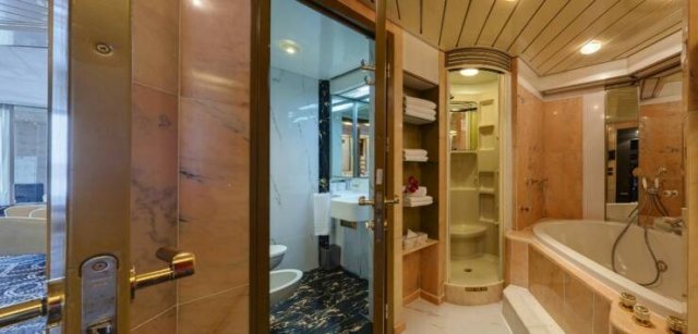 Old Cruise Liner Transformed Into A Floating Residential Building (25 pics)