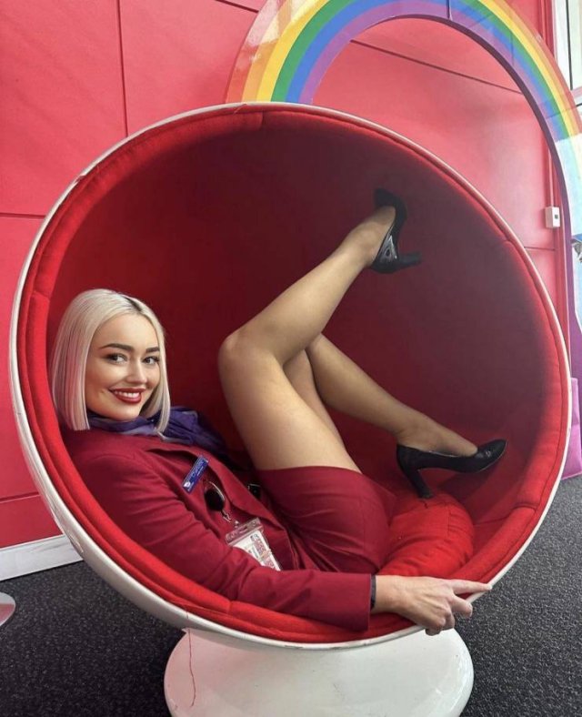 Hot Flight Attendants (23 pics)