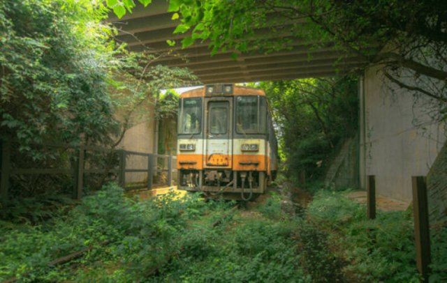 Awesome Abandoned Objects (20 pics)