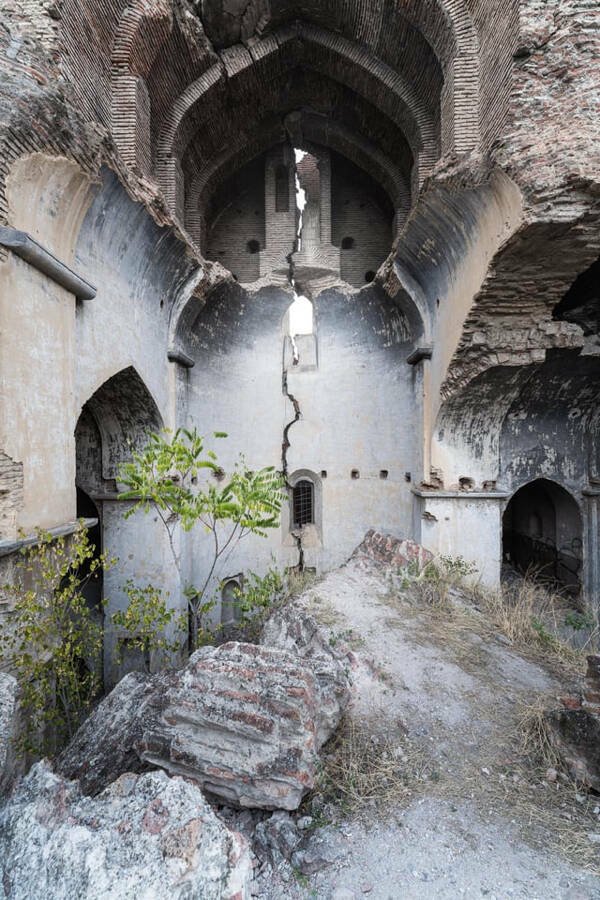 Awesome Abandoned Objects (20 pics)