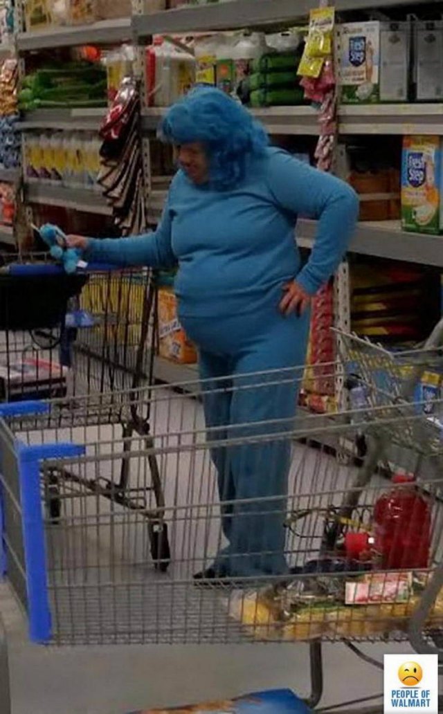 Strange People In Stores (38 pics)