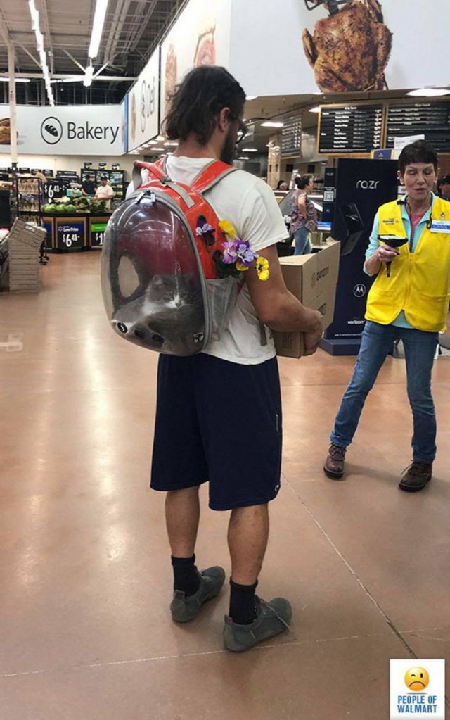 Strange People In Stores (38 pics)