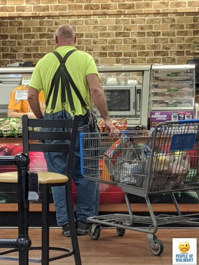Strange People In Stores (38 pics)