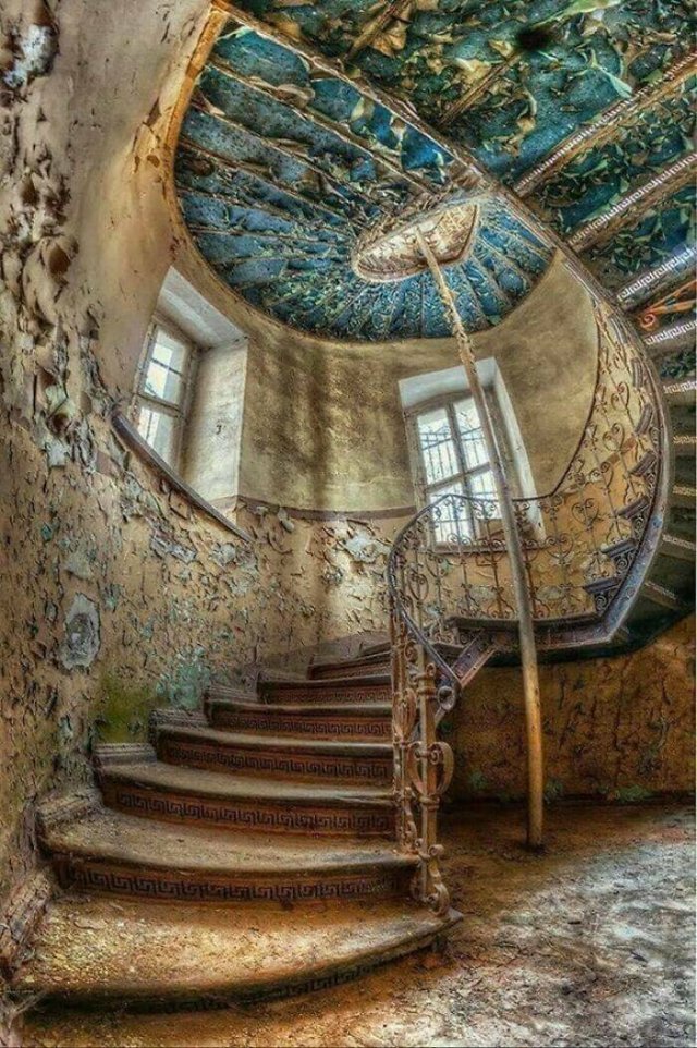 Abandoned Treasures (38 pics)