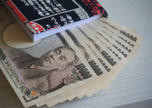 Unforeseen Japanese Customs (22 pics)