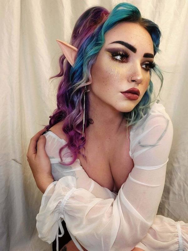 Girls With Dyed Hairs (48 pics)