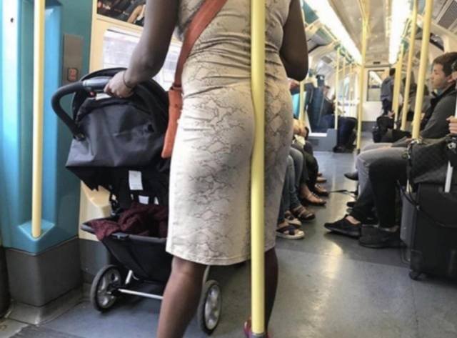 Weird People On Public Transport (31 pics)