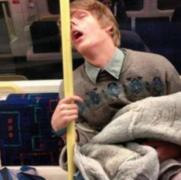 Weird People On Public Transport (31 pics)