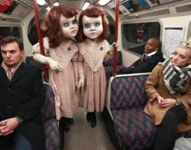 Weird People On Public Transport (31 pics)