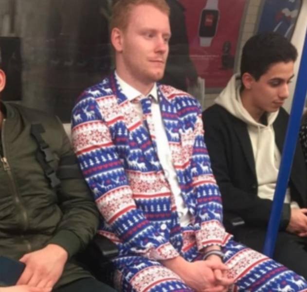 Weird People On Public Transport (31 pics)