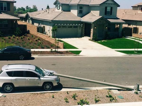 Odd Car Crashes (35 pics)