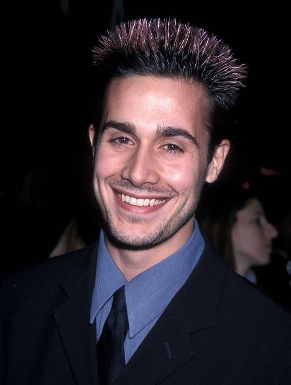 Where Are Famous Actors From Of The 90's And 00's Now? (20 pics)