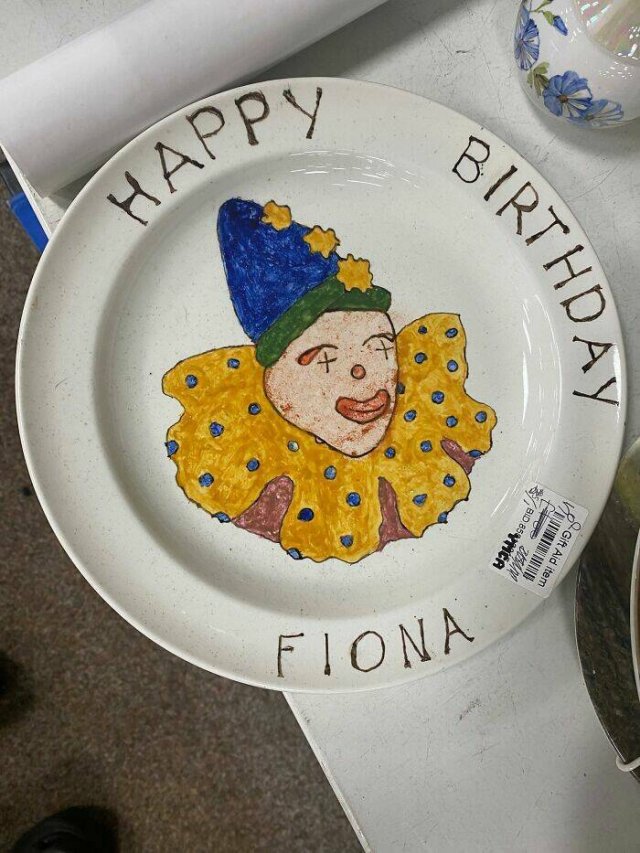Odd Finds In Charity Shops (40 pics)
