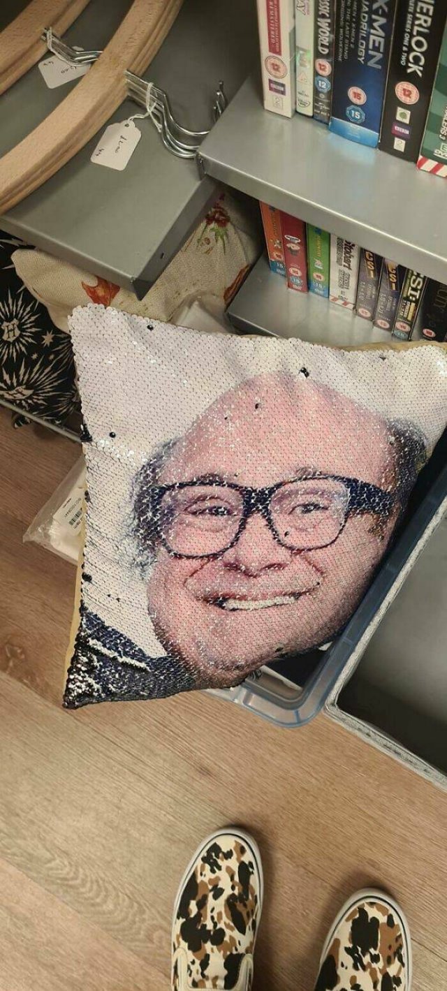 Odd Finds In Charity Shops (40 pics)