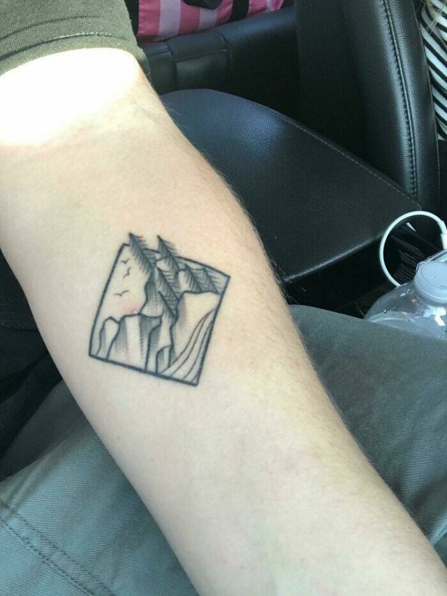 Unexpected Matches With Tattoos (35 pics)