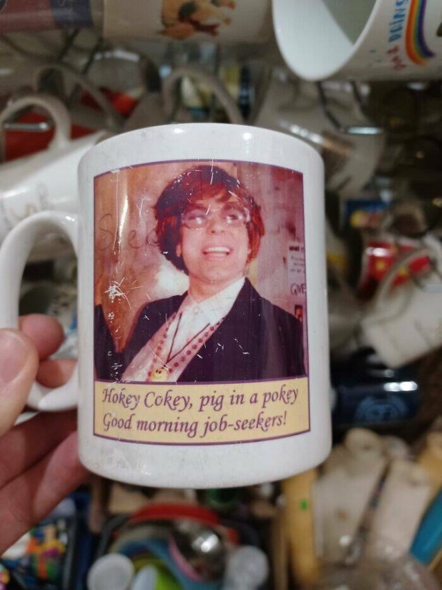 Odd Finds In Charity Shops (40 pics)