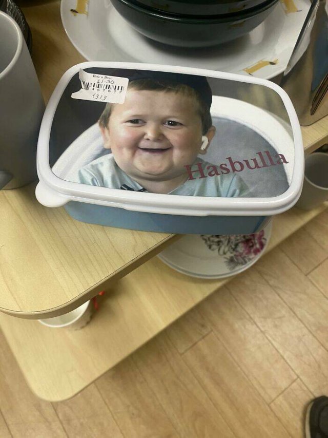Odd Finds In Charity Shops (40 pics)