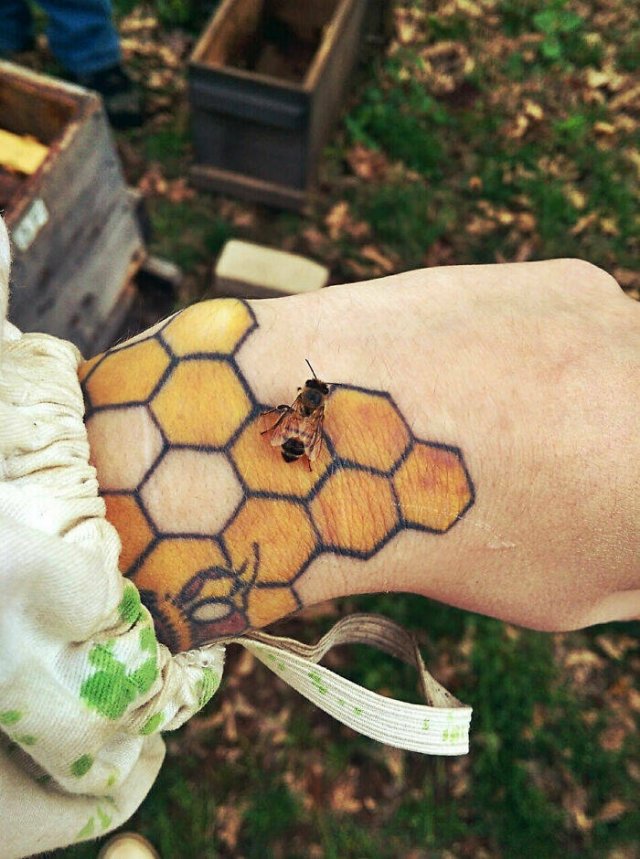 Unexpected Matches With Tattoos (35 pics) Unexpected Matches With Tattoos (35 pics)