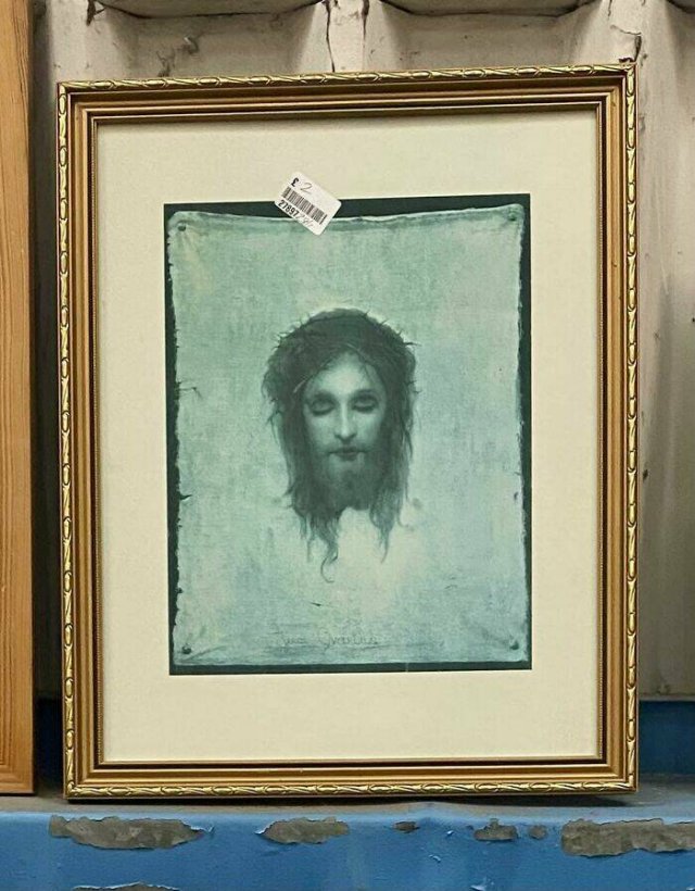 Odd Finds In Charity Shops (40 pics)